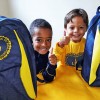 Petrópolis, RJ: Os pequenos Miguel Senra (6 anos) e Kauã Bernardo (6) recebem mais esse apoio da LBV: os Kits pedagógicos como um incentivo a mais para permanecerem na escola.