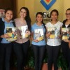 La Señora Adela de Ayala (Der.) de Loma Pytá, Asunción, Paraguay, es una oyente del Programa
Ecumenismo Total — El Poder de la Fe que Realiza y una multiplicadora de la revista ¡JESÚS ESTÁ LLEGANDO! y del libro Cómo Vencer el Sufrimiento, obra del escritor José de Paiva Netto. 