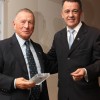 Buenos Aires, Argentina — O presidente da Câmara de Comércio Argentino-Brasileira, dr. Jorge Rodríguez Aparicio (E), também foi homenageado pela LBV durante o evento.