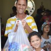 São Paulo, SP — A importância de receber a cesta de alimentos é expressa no sorriso de cada pessoa beneficiada pela campanha.
