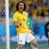 David Luiz celebra após fazer mais um gol no jogo
