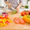 5) ALIMENTAÇÃO: Alimente-se adequadamente com moderação antes de iniciar os exercícios.