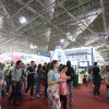 31/08, DOMINGO — Público lota corredores da 23ª Bienal do Livro de São Paulo.