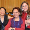 NOVA YORK, EUA — Receberam a mensagem da LBV para o evento a sra. Luzviminda G. Padilla (E), representante da embaixada das Filippinas em Washington D.C. (Estados Unidos), e a sra. Josette T. Biyo (C), PhD e diretora-executiva do Sistema Educacional do Ensino Médio das Filipinas.
