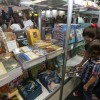 27/08, QUARTA-FEIRA — Seu filho ainda está na primeira infância? A Bienal também oferece livros para essa faixa etária. Aliás, é nesse período que o encantamento pelos livros ocorre: quanto mais contato o seu filho tiver com a leitura, mais ele desenvolve o hábito de ler no futuro.
