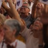 Brasília/DF - Peregrinos elevam seus pensamentos e sentimentos ao coração de Jesus durante a peregrinação na Nave do TBV