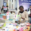 28/08, QUINTA-FEIRA — Vários livros podem ser adquiridos a preços populares. Assim, muitos pais aproveitam para presentear seus filhos com títulos educativos e bem ilustrados. Aliás, o estande da WRC Livros, da Editora Elevação, e do Selo Soldadinhos de Deus, da LBV, é referência no conteúdo infantil.
