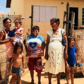 Almenara, MG — Os seis filhos de dona Maria, além de sua mãe e esposo, estarão bem alimentados graças à sua solidariedade. 