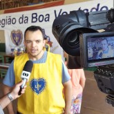 Rio Verde, GO — Por meio da Campanha Natal Permanente da LBV – Jesus, o Pão Nosso de cada dia!, famílias do interior do estado de Goiás recebem a cesta de alimentos, na ocasião, a ação foi repercutida pela TV Anhanguera, filiada da Rede Globo em Goiás.
