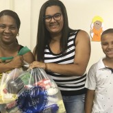 Ribeirão Preto, SP — Além do apoio diário oferecido nos projetos e programas socioeducacionais desenvolvidos pela Instituição, as famílias são contempladas pela campanha Natal Permanente da LBV — Jesus, o Pão Nosso de cada dia!.
