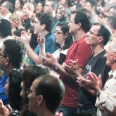 Brasília, DF – O público superlotou o Plenário José de Paiva Netto, no Parlamento da Fraternidade Ecumênica (o ParlaMundi da LBV), cantando, se emocionando e bradando a 