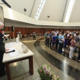 Brasília, DF - A Festa dos Casais Legionários ocorreu no Templo do Ecumenismo Divino. Enquanto os peregrinos caminhavam sobre a Espiral do TBV, também acompanhavam esse evento fraterno.
