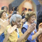 Coube ao Coral Nair Torres, da LBV de Brasília/DF, Goiânia/GO, Porto Alegre/RS, Rio de Janeiro/RJ, São Paulo/SP e Uberlândia/MG, manter o clima elevado, entoando a bela canção “Diante de ti, Jesus”.
