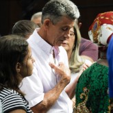 Peregrinos elevam seus pensamentos e sentimentos ao coração de Jesus durante a peregrinação na Nave do TBV
