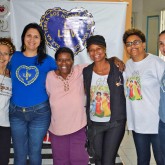 Rio de Janeiro, RJ — Os atendidos da Associação de Mulheres Aquilah, na Praça Seca, receberam da LBV cestas de alimentos. Hosaina Nascimento, presidente da ONG, agradeceu destacando: 