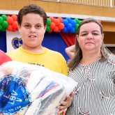 Nova Friburgo, RJ - Famílias em situação de vulnerabilidade social, que já são atendidas pela Legião da Boa Vontade ao longo do ano, levam para seus lares a certeza de mesa farta no fim de ano: cestas de alimentos da campanha de Natal da LBV.
