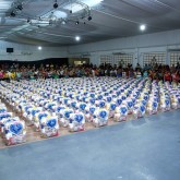 Florianópolis, SC — Só no município, foram distríbuidas quase 10 toneladas de alimentos não perecíveis para milhares de famílias de baixa renda.