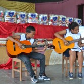 Jordânia, MG — Durante a cerimônia de entrega das cestas da campanha Natal Permanente da LBV - Jesus, o Pão Nosso de cada dia!, a população do município acompanhou apresentações culturais.
