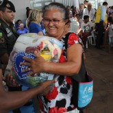 Trindade, GO — Todos os anos, a LBV garante um Natal mais feliz a milhares de famílias. Já é uma tradição a entrega de cestas de alimentos a famílias de baixa renda em todo o País! \o/