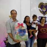 Franca, SP — As famílias que vivem em situação de risco social, e que já são atendidas pela LBV ao longo do ano, levaram para os seus lares a certeza de uma mesa farta para o Natal.
