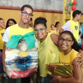 Santos, SP — Voluntários auxiliaram na entrega das cestas de alimento e presenciaram a emoção e a felicidade no sorriso de cada família atendida pela LBV.
