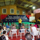Santos, SP — As famílias acompanharam a cerimônia de entrega das cestas de alimento no Centro Comunitário de Assistência Social da LBV.
