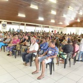 Rio Branco, AC — Centenas de famílias vieram buscar o presente da LBV e não voltaram para os seus lares com as mãos vazias. Muito pelo contrário: os atendidos levaram uma cesta de alimentos e a certeza de que dias melhores virão.