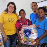Dourados, MS — As famílias da Aldeia Indígena Bororó agradecem a LBV e a todos os colaboradores pelo presente neste Natal. Valeu pela ajuda, amigos! o/
