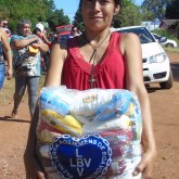 Ponta Porã, MS — Ao receberem suas cestas de alimentos, as famílias têm a certeza de que terão um digno fim de ano.
