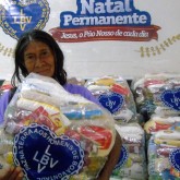 Dourados, MS — A satisfação em levar a cesta de alimentos e a certeza de um fim de ano mais digno é facilmente constatada no semblante de cada beneficiado pela ação solidária da LBV. Essas famílias são acompanhadas pelo Centro de Referência de Assistência Social (Cras) da Aldeia Bororó.
