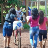 Dourados, MS — Por meio da campanha Natal Permanente da LBV — Jesus, o Pão Nosso de cada dia!, e com a ajuda de colaboradores e parceiros da Instituição, centenas de famílias levaram para seus lares uma cesta de alimentos e a garantia de que dias melhores virão.
