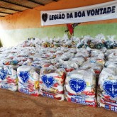 Rondonópolis, MT — A aldeia indígena Tadarimana também recebeu as cestas de alimentos da Campanha Natal Permanente da LBV — Jesus, o Pão Nosso de cada dia!
