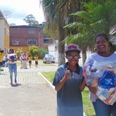 Juiz de Fora, MG — Cada cesta tem arroz, feijão, óleo, açúcar, leite em pó, macarrão, farinha de mandioca e de trigo, fubá, goiabada, gelatina, massa para bolo, extrato de tomate e sal. Itens essenciais e básicos para ajudar no sustento da família.
