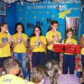 Sorocaba, SP — Para dar as boas-vindas ao público, as crianças e os adolescentes atendidos pela LBV cantaram músicas que exaltam a Paz e Natureza em uma belíssima apresentação.

