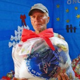 Sorocaba, SP — A LBV beneficiou centenas de famílias atendidas ao longo do ano em seus programas e projetos socioeducacionais com cestas de alimentos arrecadados por meio da campanha Natal Permanente da LBV — Jesus, o Pão Nosso de cada dia!.
