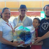 Campo Grande, MS — A cerimônia foi prestigiada por colaboradores, parceiros e autoridades locais, a exemplo da encarregada regional de frente de Caixa do Fort Atacadista, sra. Roselene da Silva.
