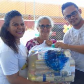 Campo Grande, MS — Os conselheiros tutelares Tatiane Lima e Adriano Vargas marcaram presença na entrega das cestas de alimentos da campanha Natal Permanente da LBV — Jesus, o Pão Nosso de cada dia!.
