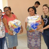 Santo Expedito, SP — O sorriso é a demonstração mais clara e sincera de gratidão dessas famílias. Graças à campanha Natal Permanente da LBV — Jesus, o Pão Nosso de cada dia!, elas terão um fim de ano mais digno e feliz.
