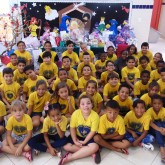 Uberaba, MG — Atendidos pela Legião da Boa Vontade, participantes do programa Criança: Futuro No Presente!, recebem presentes de Natal.
