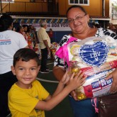 Belém, PA — Alegre, mãe agradece a Legião da Boa Vontade por todo o apoio: 