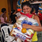 Belém, PA — Além do apoio diário oferecido nos projetos e programas socioeducacionais desenvolvidos pela Instituição, as famílias são contempladas pela campanha Natal Permanente da LBV — Jesus, o Pão Nosso de cada dia!.
