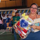 Belém, PA — Em todo o Brasil, por meio da campanha Natal Permanente da LBV — Jesus, o Pão Nosso de cada dia!, foram distribuídos 1 milhão de quilos de alimentos não perecíveis a mais de 50 mil famílias.
