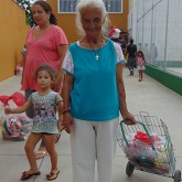 Uberaba, MG — Além do apoio diário oferecido nos projetos e programas socioeducacionais desenvolvidos pela Instituição, as famílias são contempladas pela campanha Natal Permanente da LBV — Jesus, o Pão Nosso de cada dia!.
 
