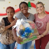 Americana, SP — Por meio da campanha Natal Permanente da LBV — Jesus, o Pão Nosso de cada dia!, centenas de famílias em situação de risco social levaram para casa uma cesta de alimentos e a garantia de um fim de ano mais digno. #PrestaçãoDeContas
