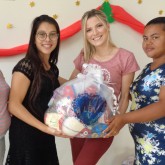 Americana, SP — No interior paulista, a Legião da Boa Vontade fez a alegria de centenas de famílias ao entregar cestas de alimento para um Natal mais feliz. :)
