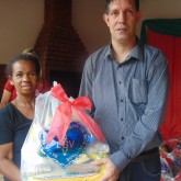 Montes Claros, MG - O diretor-presidente do Jornal Montes Claros, Juan Carlos Sainz Peres, participou da entrega das cestas às famílias atendidas pela LBV.
