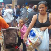 Montes Claros, MG - Natal é época de união e solidariedade! A campanha de Natal da LBV leva às famílias a Solidariedade e a certeza de ceia farta com as cestas de alimentos.
