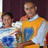 Jordânia, MG — A sra. Maria Messias dos Santos luta para garantir o sustento do lar. Desempregada, com o esposo doente e com seis pessoas em casa, não perde as esperanças nunca. 