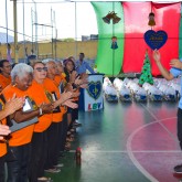 Aracaju, SE — Idosos atendidos pela LBV apresentaram canções levando alegria e paz a todas as famílias presentes na entrega das cestas de alimentos da Instituição.