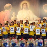 Araraquara, SP — Para dar as boas-vindas ao público, as meninas e os meninos atendidos pela LBV encantaram o público com apresentações musicais.
